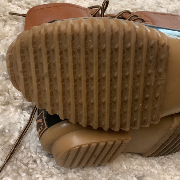 The Original Duck Boot 🥾 | Size: 7.5 - Picture 5 of 9